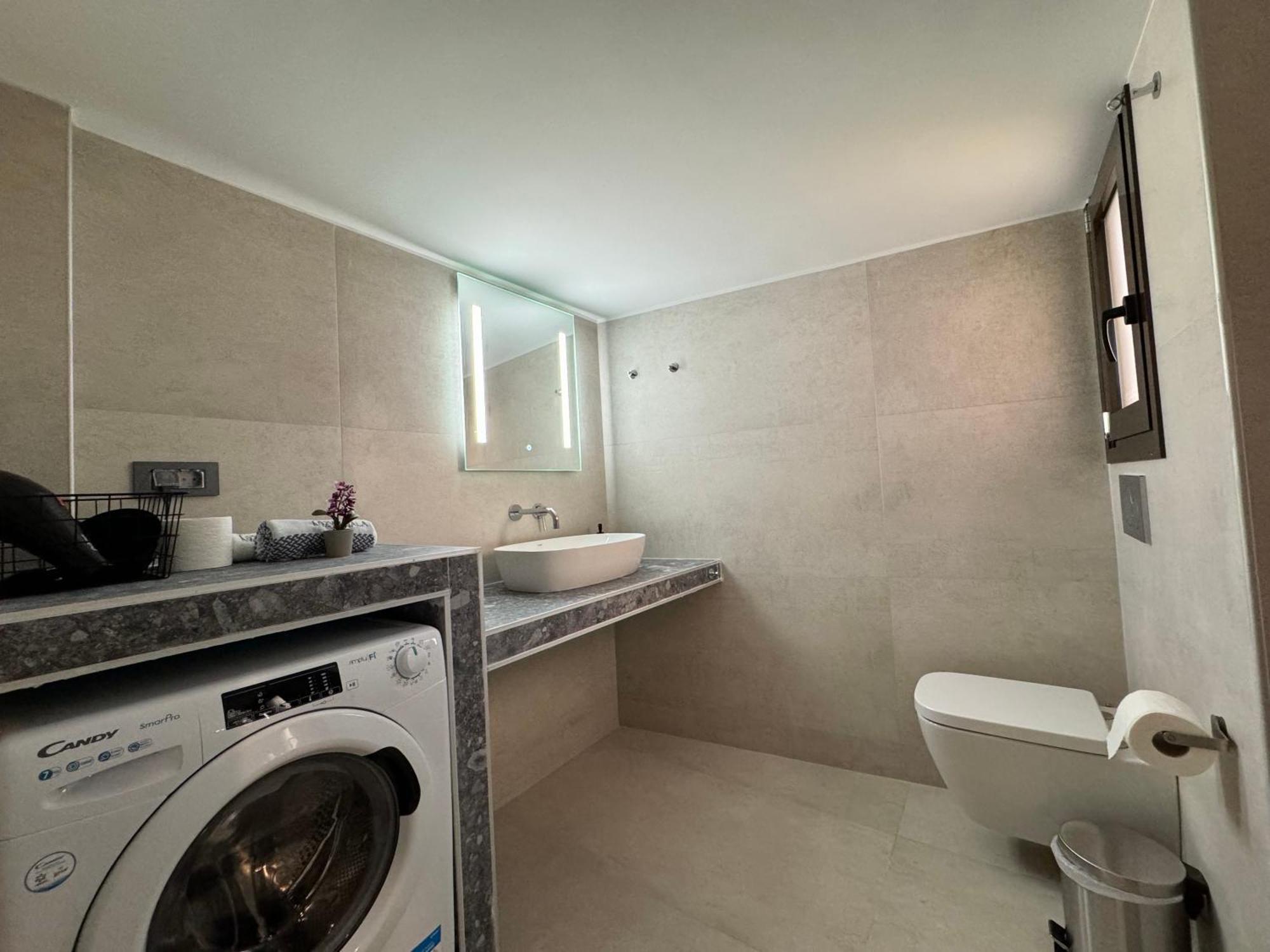 Spacious Apartment Near Monastiraki By Kozy Koala アテネ エクステリア 写真