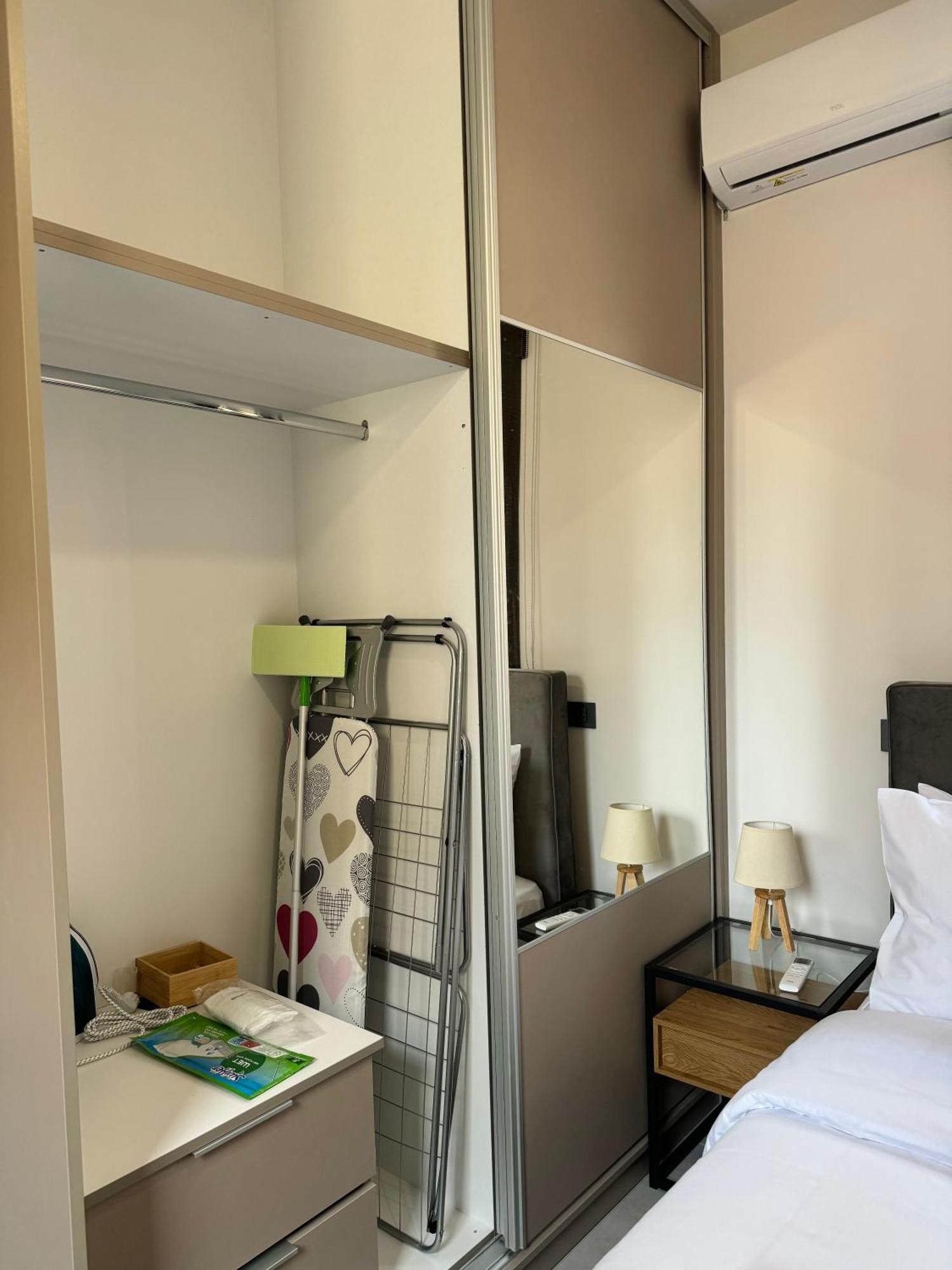 Spacious Apartment Near Monastiraki By Kozy Koala アテネ エクステリア 写真