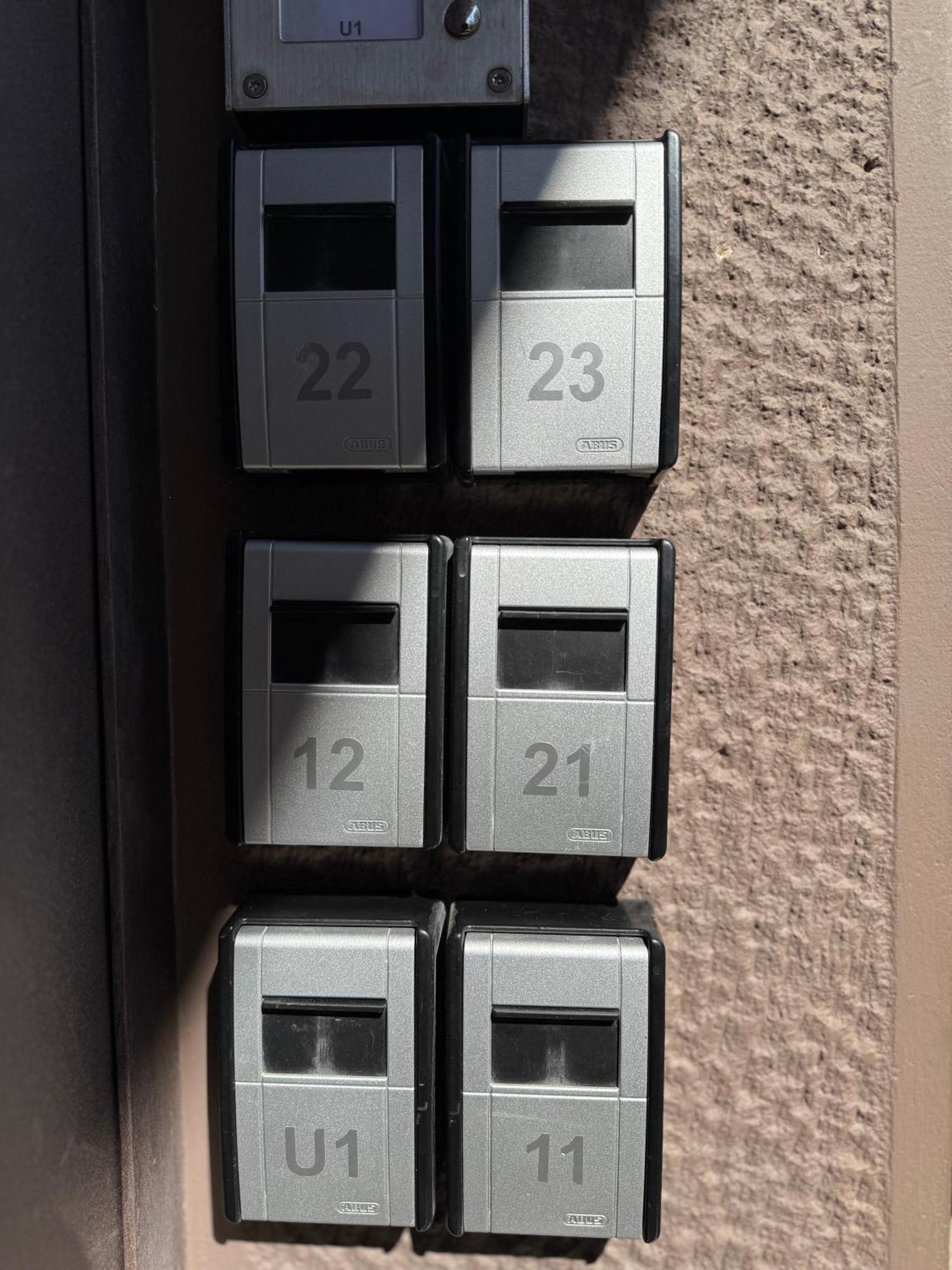 Spacious Apartment Near Monastiraki By Kozy Koala アテネ エクステリア 写真