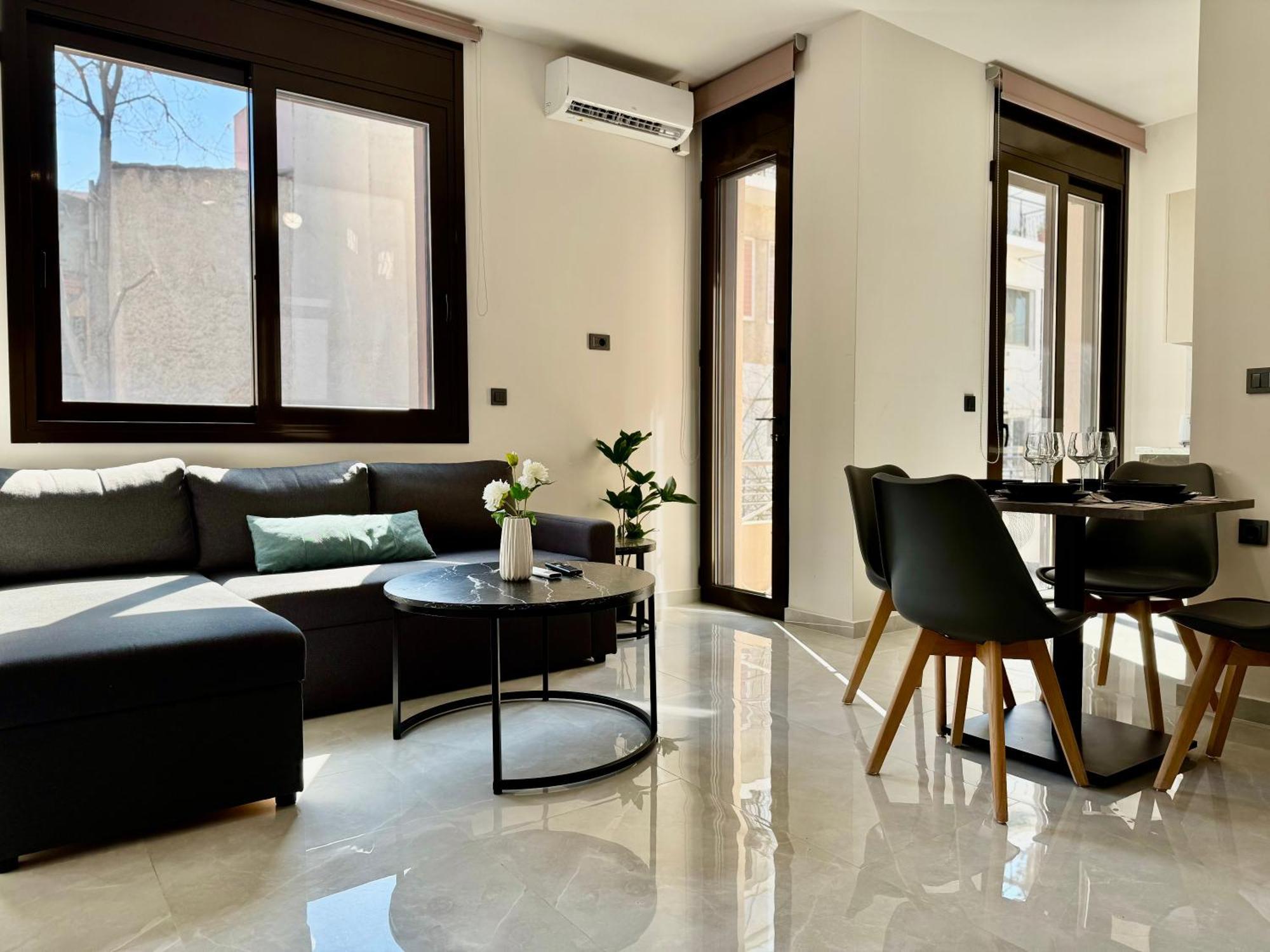 Spacious Apartment Near Monastiraki By Kozy Koala アテネ エクステリア 写真